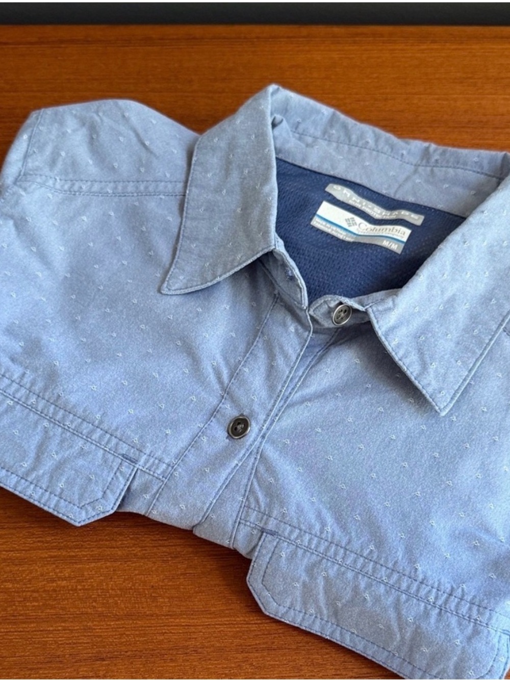 Columbia omni shade sun protection Light Blue Button-Up Shirt new !!